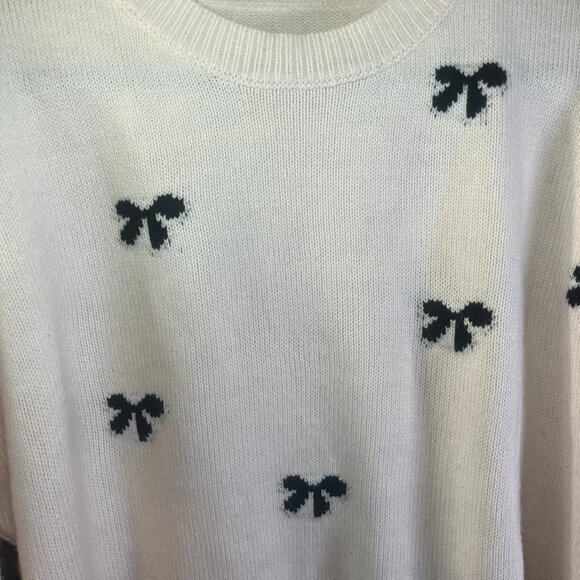 Cream Knitted Sweater with Black Bow Details - Size XL - Picture 2 of 4